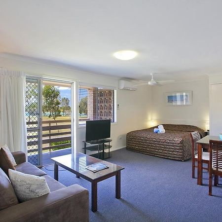 Regency Waterfront Noosa Aparthotel Noosaville Ngoại thất bức ảnh