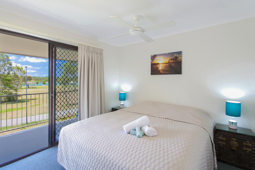 Regency Waterfront Noosa Aparthotel Noosaville Phòng bức ảnh