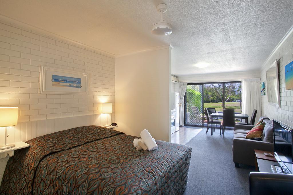 Regency Waterfront Noosa Aparthotel Noosaville Phòng bức ảnh