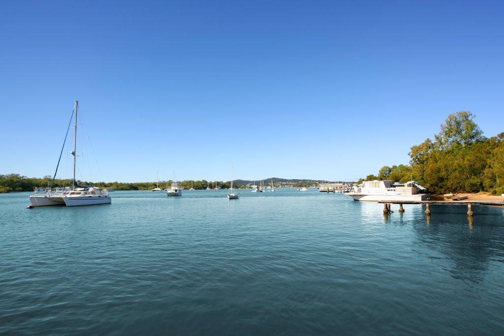 Regency Waterfront Noosa Aparthotel Noosaville Phòng bức ảnh