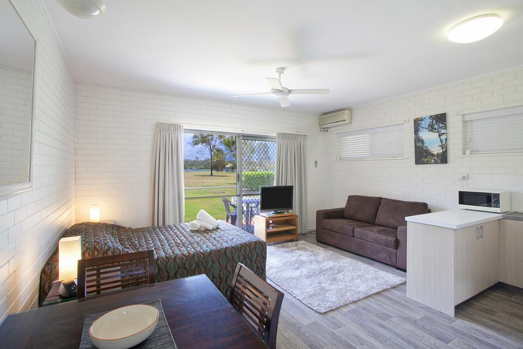 Regency Waterfront Noosa Aparthotel Noosaville Ngoại thất bức ảnh
