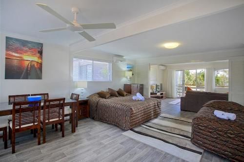 Regency Waterfront Noosa Aparthotel Noosaville Ngoại thất bức ảnh