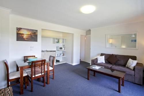 Regency Waterfront Noosa Aparthotel Noosaville Ngoại thất bức ảnh